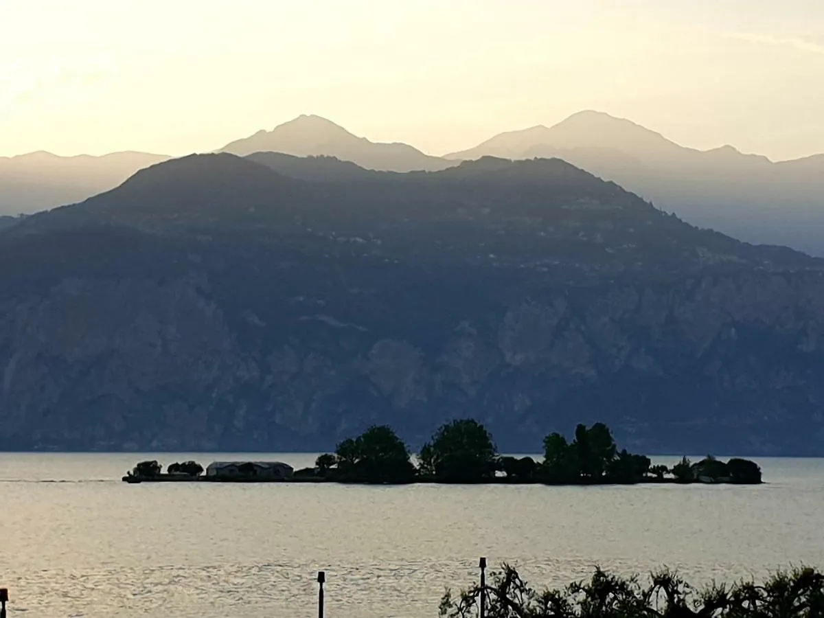 Assenza Lake Front Sweet Apartment Brenzone sul Garda